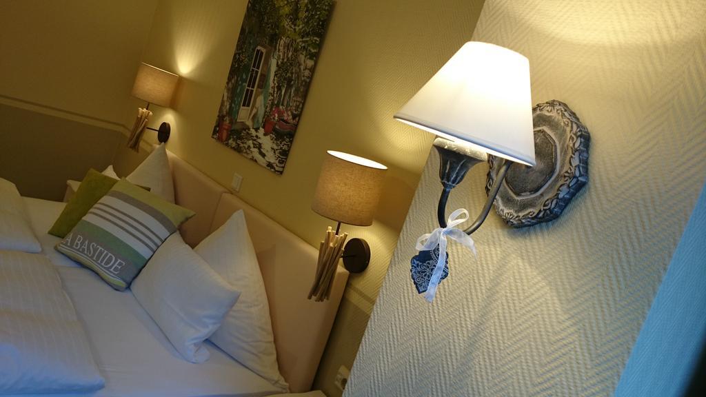 Hotel Villa Verde ดุสเซลดอร์ฟ ภายนอก รูปภาพ